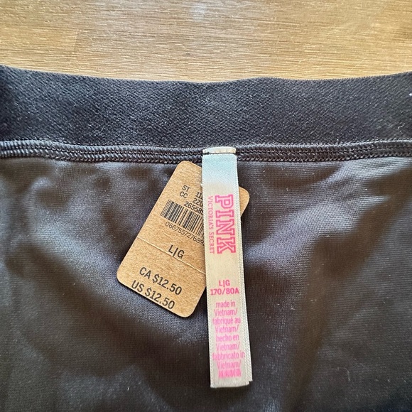 PINK Victoria's Secret Black Velvet boy shorts. NWT. Rare find no longer sold XL - Picture 4 of 4